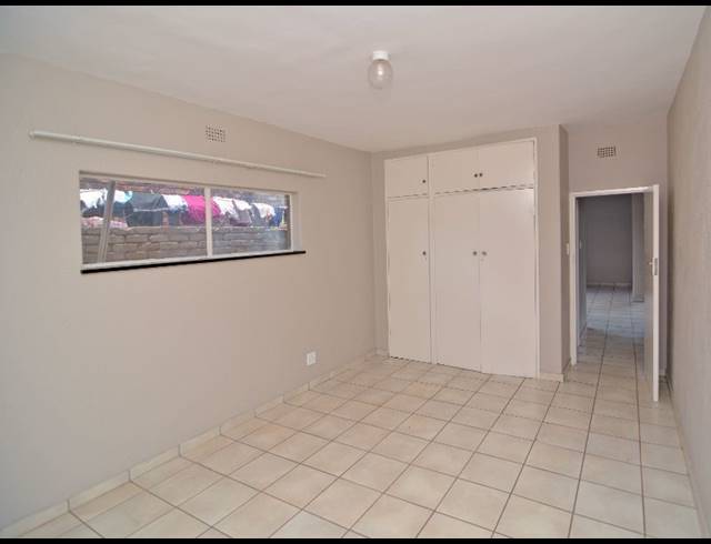 1 BEDROOM APARTMENT FOR SALE IN WINDSOR EAST